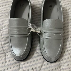 GAP Men's Silver-Toned Loafers